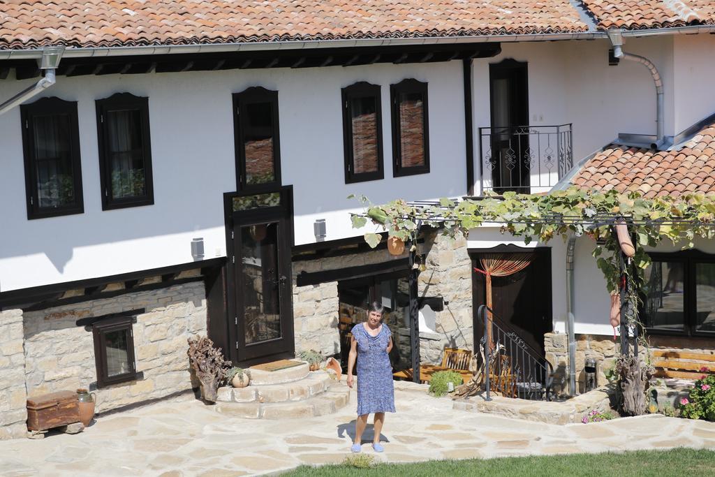 Guest House Epochs since 1871 Lyaskovets Extérieur photo