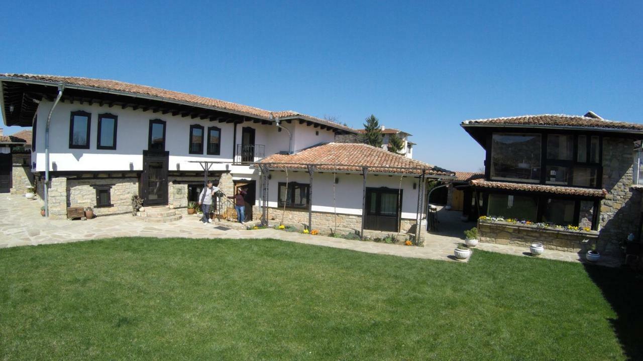 Guest House Epochs since 1871 Lyaskovets Extérieur photo